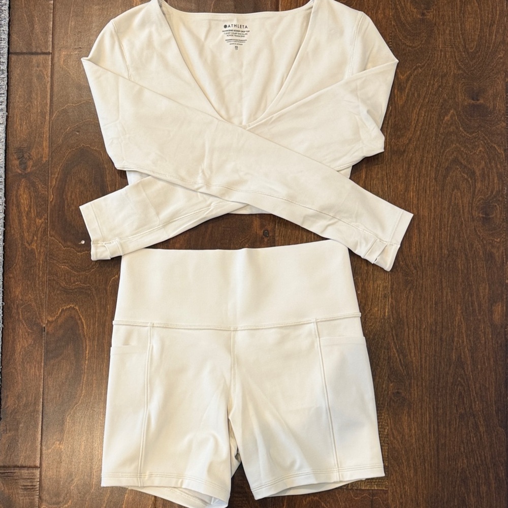 NWOT Athleta Transcend Top and Shorts Set in Bone XS/S